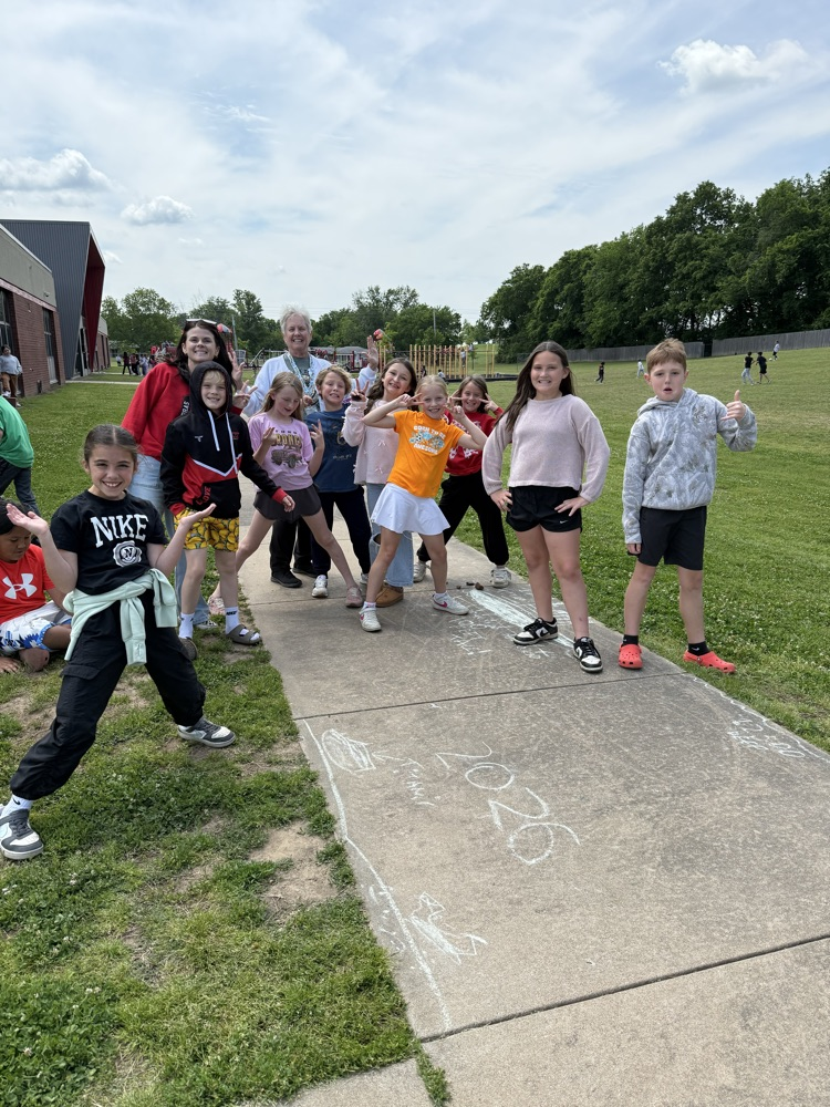 photo of Mrs stone with students 