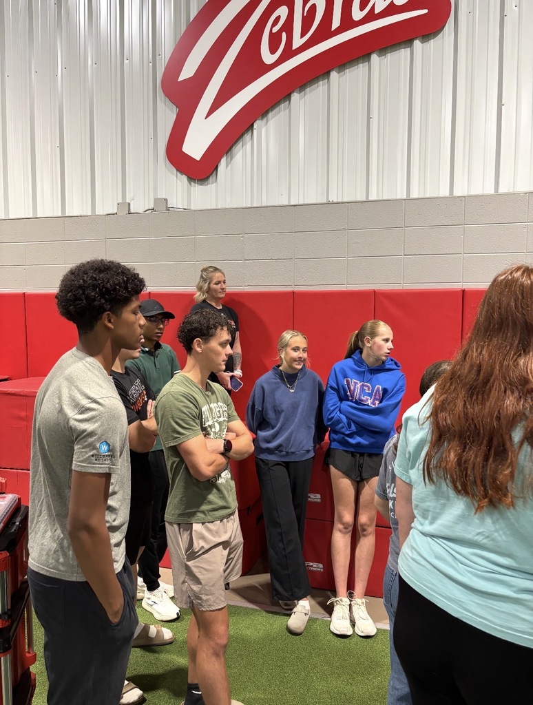 🩺🏃 Biomed Club recently partnered with Youth Medical Mentorship and Claremore Sports Medicine—Certified Athletic Trainers Karlee Davis and Dacie Sanders—to explore the expansive world of sports medicine!  Students had the opportunity to learn about careers, skills, and real-world applications within sports medicine while gaining valuable insight from professionals working in the field. Experiences like these help inspire future healthcare professionals and provide hands-on learning beyond the classroom.  A big thank you to Youth Medical Mentorship and Claremore Sports Medicine, Karlee Davis and Dacie Sanders, for investing in our students and helping them explore future career pathways!