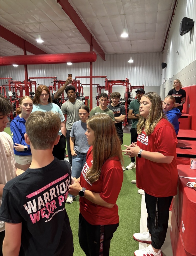 🩺🏃 Biomed Club recently partnered with Youth Medical Mentorship and Claremore Sports Medicine—Certified Athletic Trainers Karlee Davis and Dacie Sanders—to explore the expansive world of sports medicine!  Students had the opportunity to learn about careers, skills, and real-world applications within sports medicine while gaining valuable insight from professionals working in the field. Experiences like these help inspire future healthcare professionals and provide hands-on learning beyond the classroom.  A big thank you to Youth Medical Mentorship and Claremore Sports Medicine, Karlee Davis and Dacie Sanders, for investing in our students and helping them explore future career pathways!