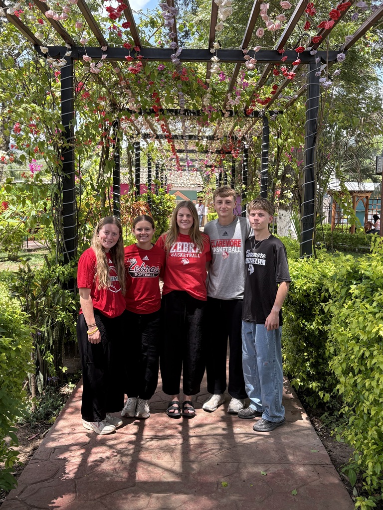 Claremore students in Jacaleapa, Honduras.