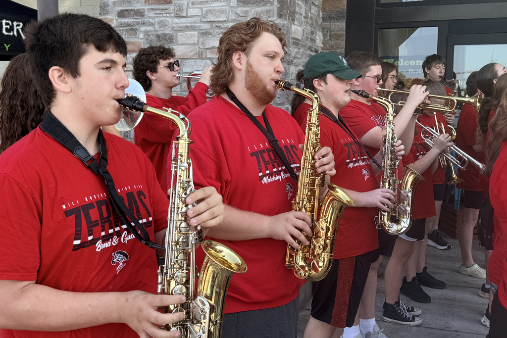 Claremore Zebra band at Reasor's reopening