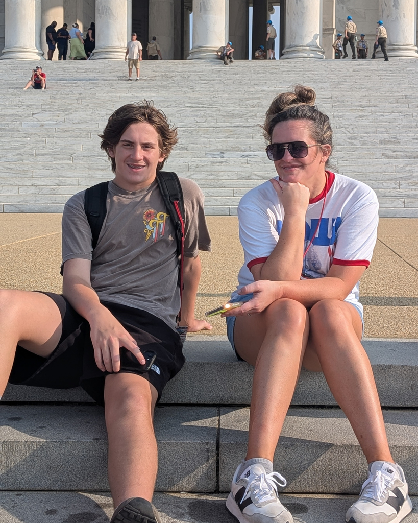 Junior high students, teachers, and families in Washington D.C.