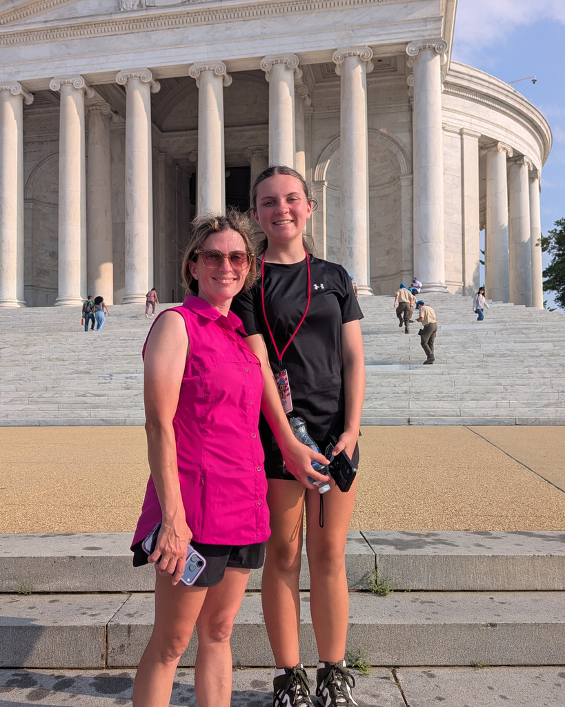 Junior high students, teachers, and families in Washington D.C.
