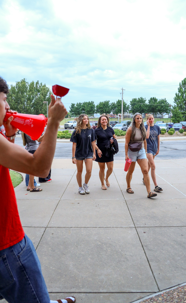 freshman walking in with their moms
