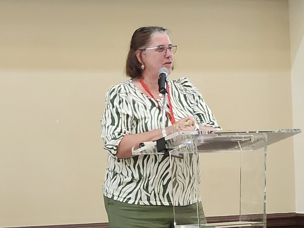 Janna speaking at the SNA Conference.