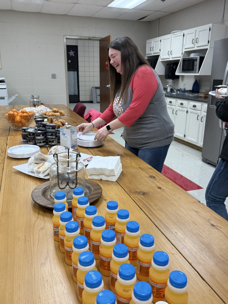 people getting breakfast
