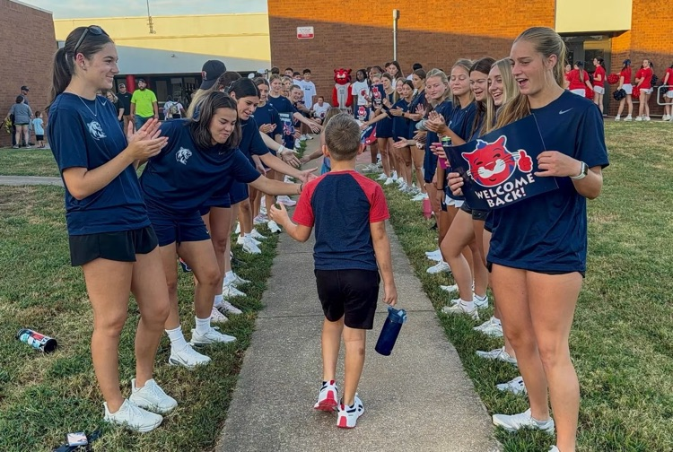 hillcats cheering on our new students 