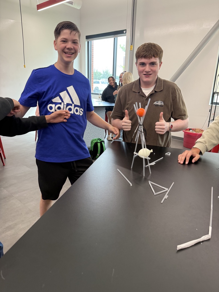Coach McQueen’s students kicked off the school year with a little STEM challenge! Students were challenged to build a tower using everyday items like straws, tape, and rubber bands that could hold a golf ball.  A great way to get students thinking creatively, working together, and putting their problem-solving skills to the test!