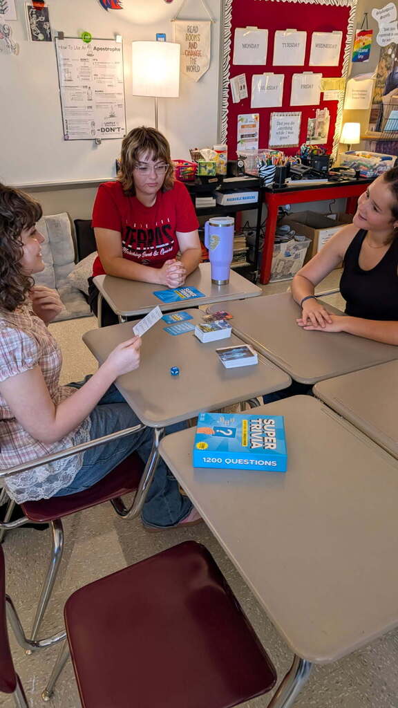 CHS’s award-winning Academic Bowl team kicked off the year with a fun and friendly trivia round robin. Students teamed up to compete in a variety of trivia games, sharpening their skills, challenging their brains, and preparing for the upcoming Academic Bowl season. 