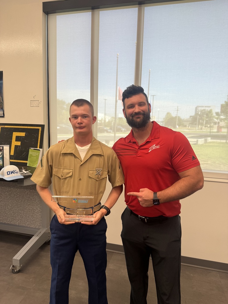 🚀 Our Aeronautics students were excited to welcome guest speaker Blake Clark, a CHS Class of 2026 alum, Oklahoma Aerospace Student of the Year, and USMC member!  Blake stopped by to share words of encouragement and wisdom with the next generation of Flying Zebras.