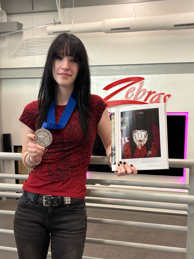 🎨 CHS senior Kellie Stuard is making her mark in the art world!  Kellie earned a National Silver Medal from Scholastic for her pastel self-portrait—an incredible accomplishment in one of the nation’s most prestigious recognition programs for creative teens. Her award-winning artwork was published in Scholastic Magazine, and she received a medal recognizing her achievement.  With more than a quarter million artworks submitted each year, earning this recognition is no small feat. Kellie’s award-winning drawing is currently on display at Crystal Bridges Museum in Arkansas!  Kellie has also earned numerous awards through Young Talent in Oklahoma, the Sutton Wildlife Art Competition, and the Young People’s Art Exhibit.  Congratulations to Kellie and her instructor, Mrs. Hoffer, who was also honored with a medal recognizing her work as Kellie’s teacher! We can’t wait to see what Kellie accomplishes during her senior year!