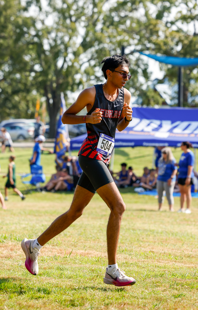 cross country runner running the race