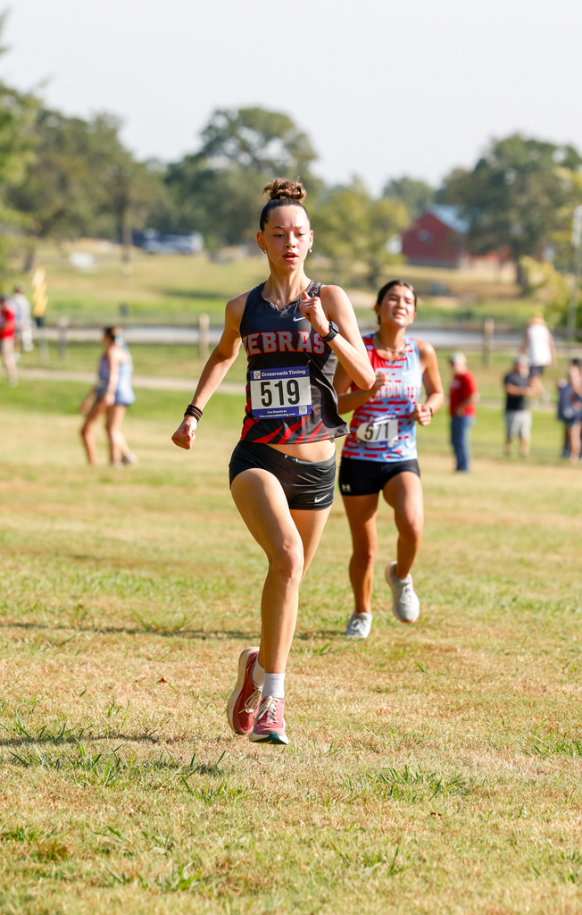 cross country runner running the race
