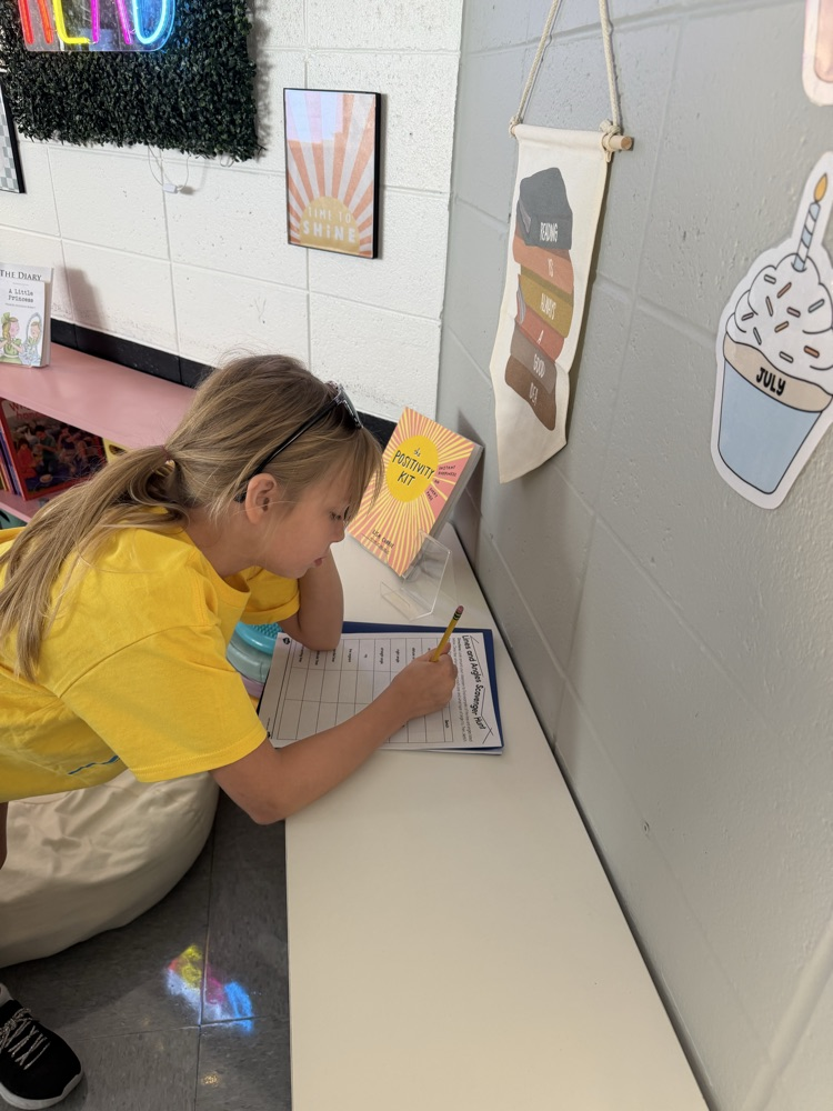 students working together 