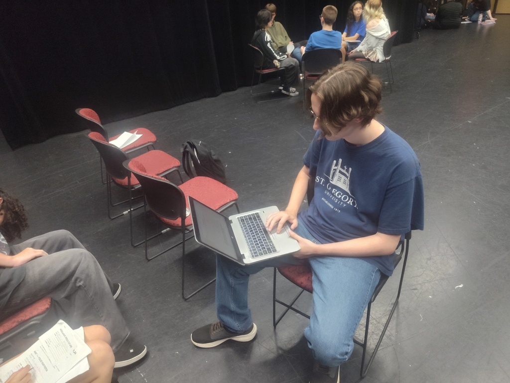 🎤 When fine arts schedules clash, Zebra Nation collaborates! 🦓  When schedules didn’t line up, our high school Speech & Debate students stepped in to help our middle school students prepare their persuasive speeches. High school students helped them find sources, talk through their topics, and think about how they wanted to present their speeches.  It was a great example of students learning from and supporting one another. Seeing our Speech & Debate team come together and collaborate is an exciting look at what’s ahead for this group!  Proud of our Zebras!