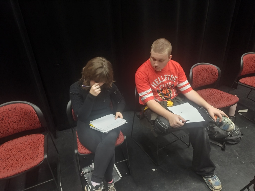 🎤 When fine arts schedules clash, Zebra Nation collaborates! 🦓  When schedules didn’t line up, our high school Speech & Debate students stepped in to help our middle school students prepare their persuasive speeches. High school students helped them find sources, talk through their topics, and think about how they wanted to present their speeches.  It was a great example of students learning from and supporting one another. Seeing our Speech & Debate team come together and collaborate is an exciting look at what’s ahead for this group!  Proud of our Zebras!