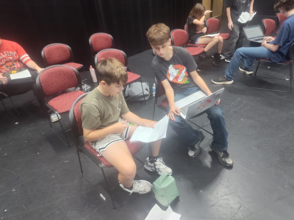 🎤 When fine arts schedules clash, Zebra Nation collaborates! 🦓  When schedules didn’t line up, our high school Speech & Debate students stepped in to help our middle school students prepare their persuasive speeches. High school students helped them find sources, talk through their topics, and think about how they wanted to present their speeches.  It was a great example of students learning from and supporting one another. Seeing our Speech & Debate team come together and collaborate is an exciting look at what’s ahead for this group!  Proud of our Zebras!