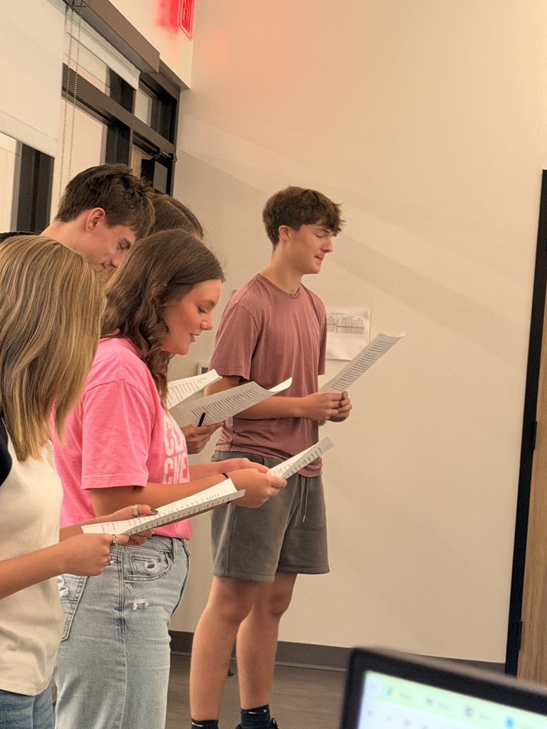 📚🎭 A Day in the Life of the Colonies!  APUSH students took their learning to the stage by creating skits that showcased what life was like in different colonial and European regions.  As each group performed, the rest of the class had to use the clues in their skit to figure out which region they were portraying. It was a fun way to compare the different colonies while putting their historical knowledge to work!  History comes to life in APUSH!