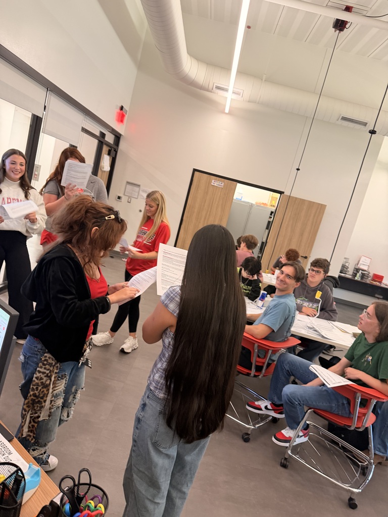 📚🎭 A Day in the Life of the Colonies!  APUSH students took their learning to the stage by creating skits that showcased what life was like in different colonial and European regions.  As each group performed, the rest of the class had to use the clues in their skit to figure out which region they were portraying. It was a fun way to compare the different colonies while putting their historical knowledge to work!  History comes to life in APUSH!