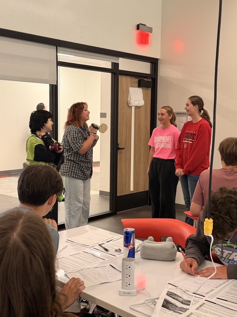 📚🎭 A Day in the Life of the Colonies!  APUSH students took their learning to the stage by creating skits that showcased what life was like in different colonial and European regions.  As each group performed, the rest of the class had to use the clues in their skit to figure out which region they were portraying. It was a fun way to compare the different colonies while putting their historical knowledge to work!  History comes to life in APUSH!