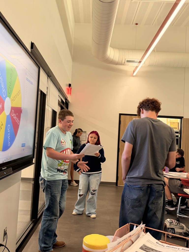 📚🎭 A Day in the Life of the Colonies!  APUSH students took their learning to the stage by creating skits that showcased what life was like in different colonial and European regions.  As each group performed, the rest of the class had to use the clues in their skit to figure out which region they were portraying. It was a fun way to compare the different colonies while putting their historical knowledge to work!  History comes to life in APUSH!