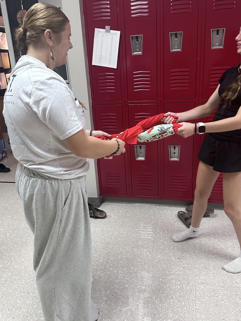 🧩 Team Building Tuesday! 🦓  Our Student Council Basics class took on the Crossed Towel Challenge and put their communication, problem-solving, and teamwork skills to the test!  Sometimes the solution isn’t as easy as it looks—but working together makes all the difference!