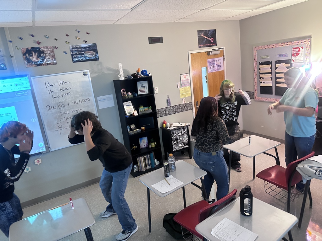 🧠🦓 Who says studying has to be boring?  Zoology students put a new twist on Head, Shoulders, Knees, and Toes by turning their review into a Body Planes Challenge!  With terms like anterior, posterior, median, and lateral being called out, students raced to see who could identify each body plane the fastest. It became a battle to the finish—with only one winner!  And the best part? Every student passed their body planes test with flying colors! 🎉👏  Looks like the studying paid off!