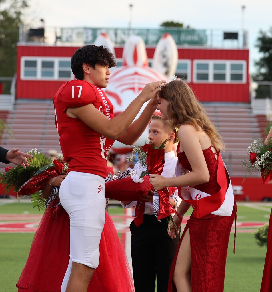 King crowning Queen class of 2024