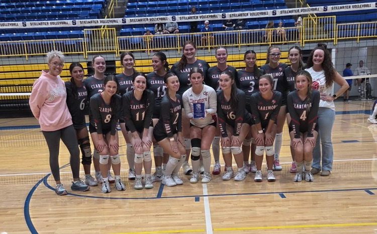 volleyball team on court