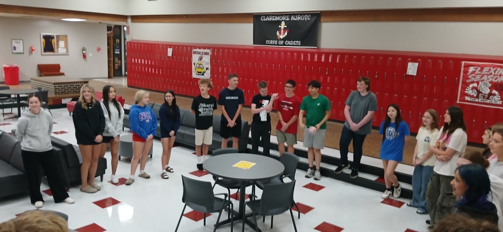 Learning Spanish One Toss at a Time!  Our Spanish 1 students put their vocabulary skills to the test today with a fun, interactive game! Students stood in a circle and tossed a ball to one another, asking and answering questions in Spanish with each pass.  This activity was a great way to practice vocabulary, build confidence in speaking Spanish, and make learning fun! We love seeing our Zebras engaged and learning in creative ways! 