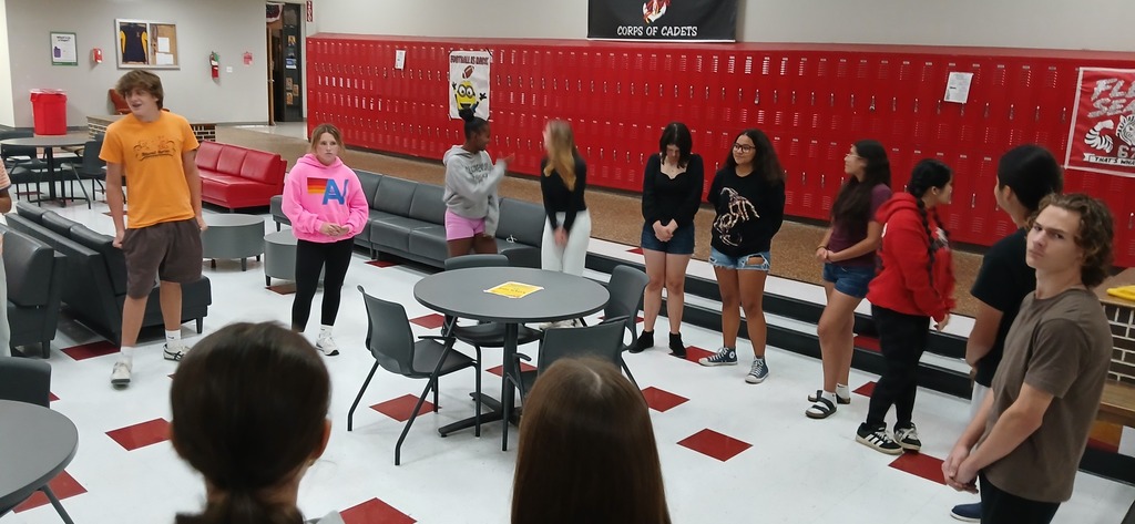 Learning Spanish One Toss at a Time!  Our Spanish 1 students put their vocabulary skills to the test today with a fun, interactive game! Students stood in a circle and tossed a ball to one another, asking and answering questions in Spanish with each pass.  This activity was a great way to practice vocabulary, build confidence in speaking Spanish, and make learning fun! We love seeing our Zebras engaged and learning in creative ways! 