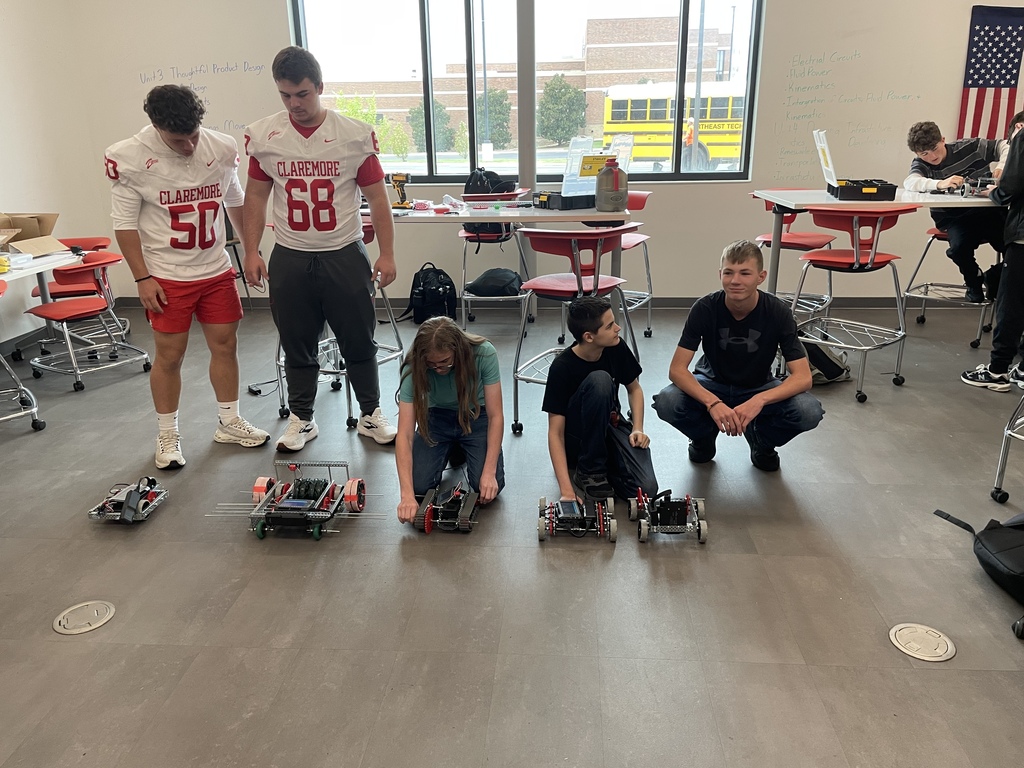 ⚙️ ENGINEERING IN ACTION AT CHS! 🦓  Our Principles of Engineering students put their problem-solving skills to the test as they designed and tested simple and compound gear trains to see how different gear ratios affect speed and torque!  Their challenge? Find the perfect balance between pulling power and speed to come out on top in a tug-of-war competition! 💪  What a fun way to put engineering concepts into action through hands-on learning, creativity, and a little friendly competition!