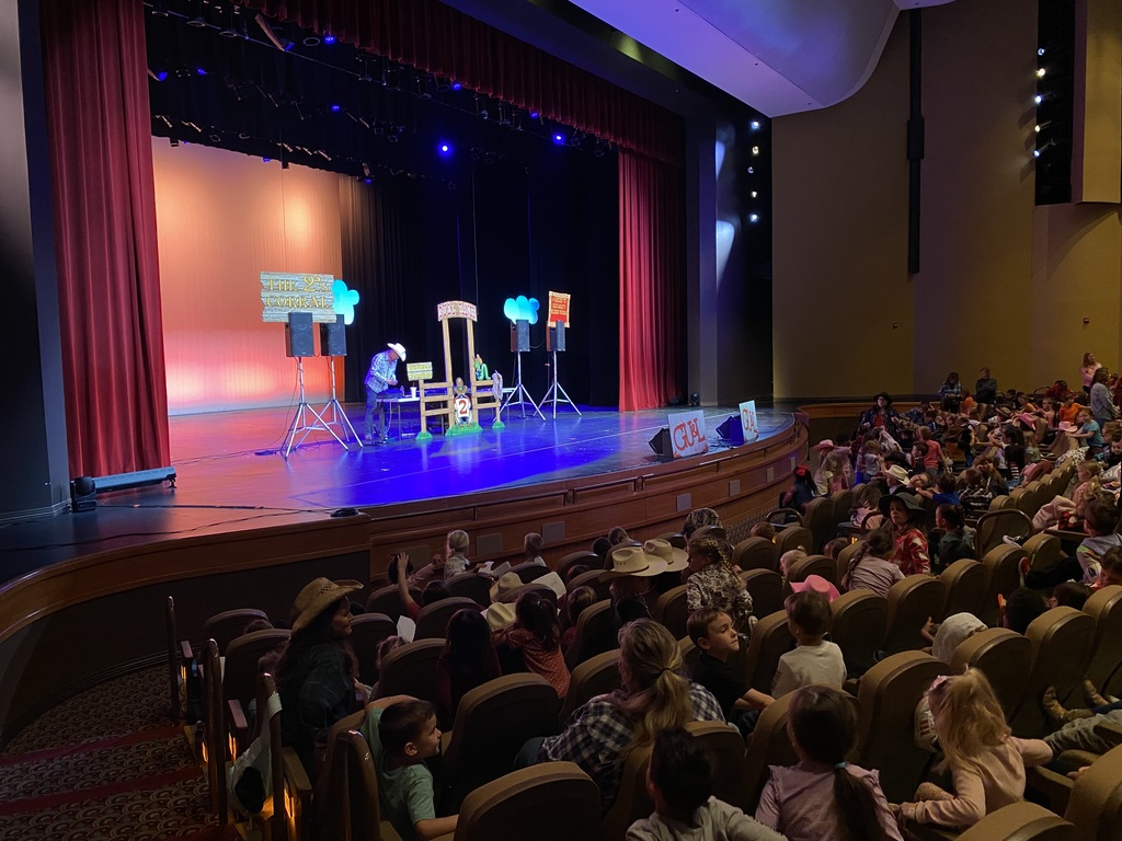 students at the Stephen Fite concert