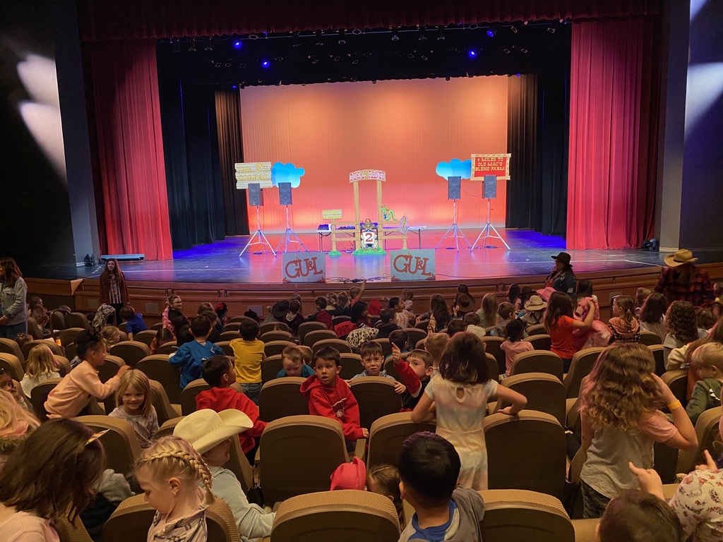 students at the Stephen Fite concert