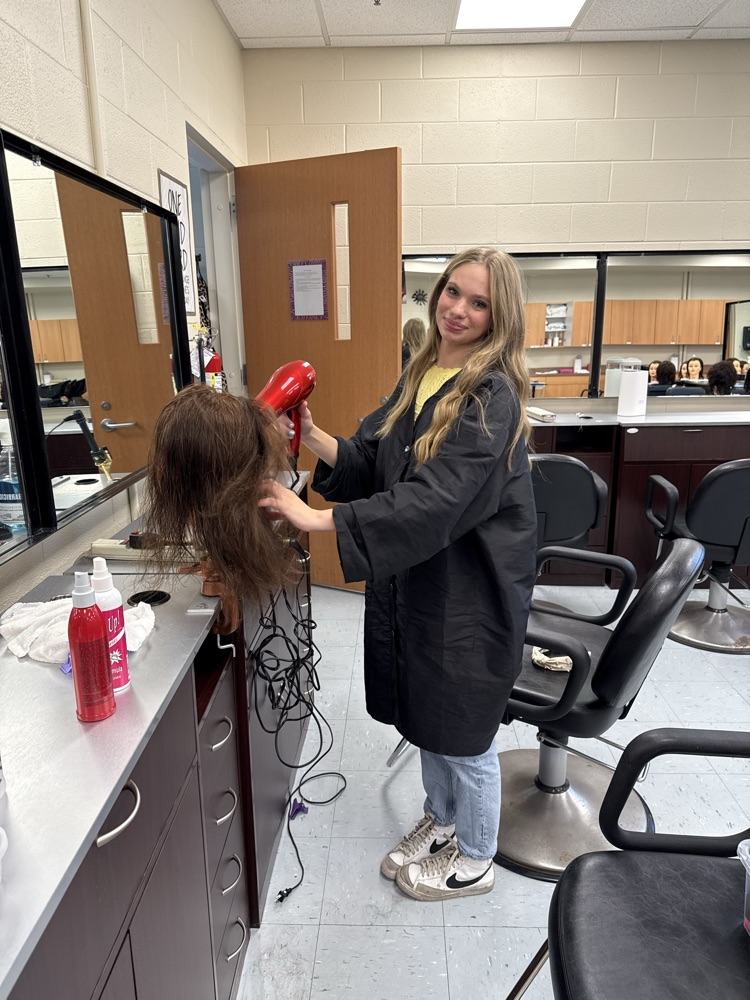 Make up hours for Cosmetology students