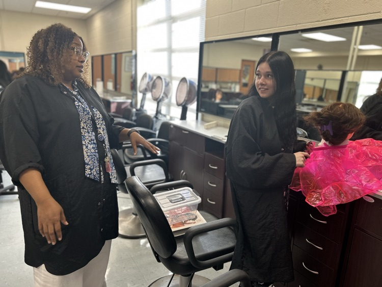 Mrs. McLeod’s Cos I in the lab 