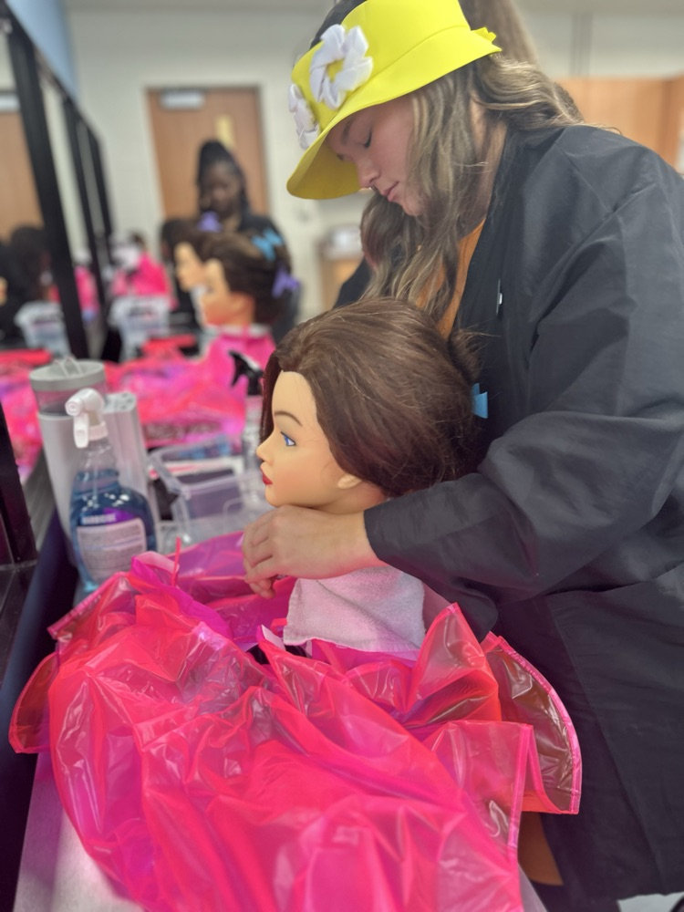 Mrs. McLeod’s Cos I in the lab 