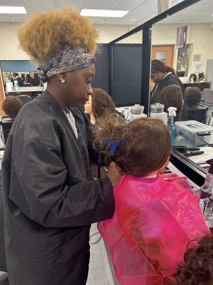 Mrs. McLeod’s Cos I in the lab 