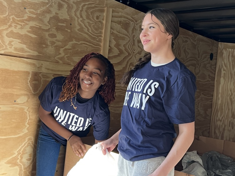 LE Students Serving the Community