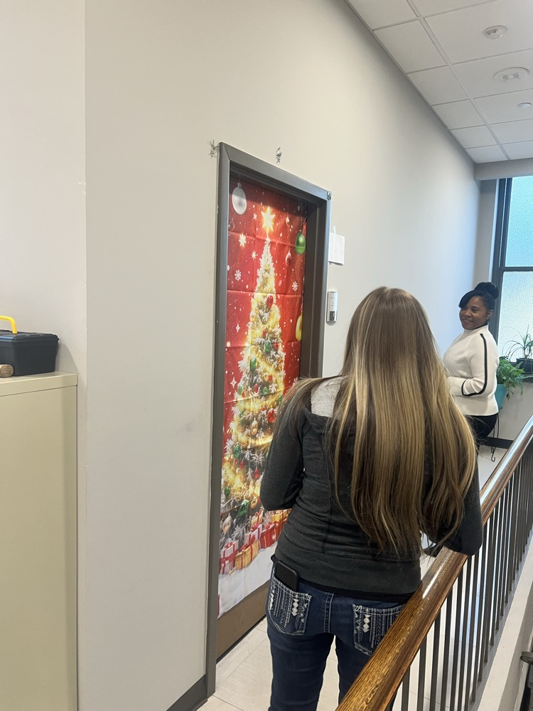 Courthouse door decorating 