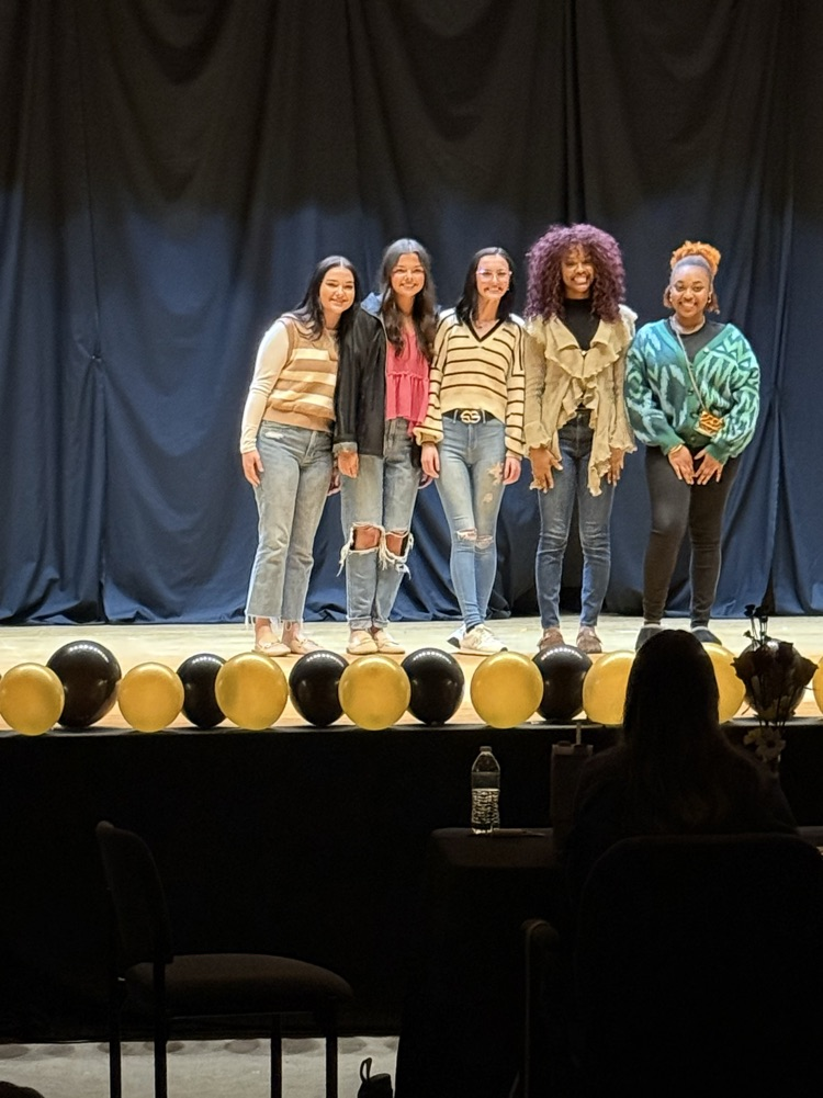 Cos 4 Students Serve as MJHS Glam Team