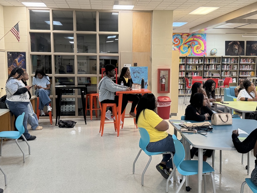 Manning High School held FAFSA night to assist parents with financial aid and next steps.