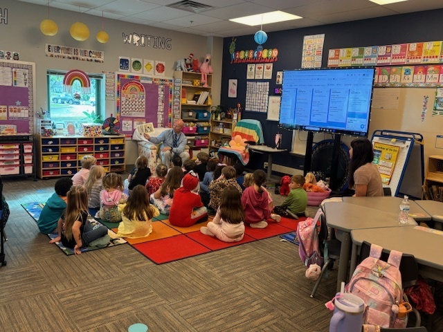 Dr.Edsell reads to kindergarten