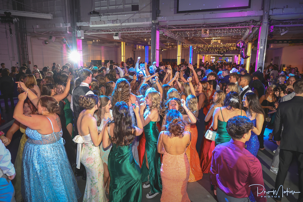 Prom dancing 2025