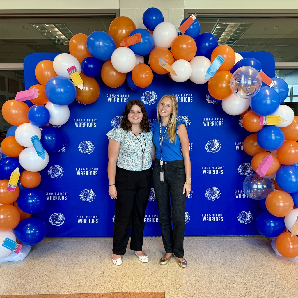 Sophie and Kylie at New Teacher Orintation