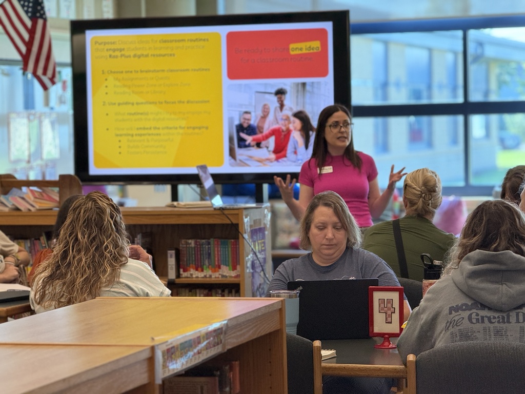 Teachers learning about how to teach reading