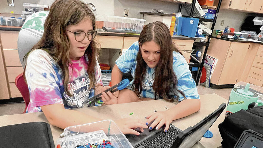 girls coding