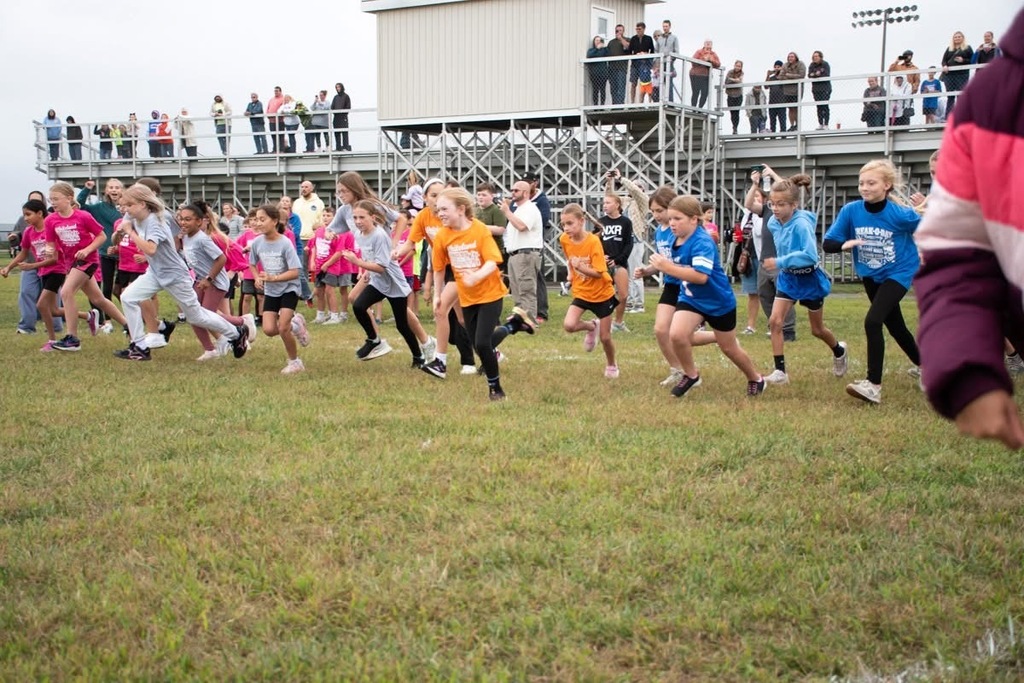 All the kids running