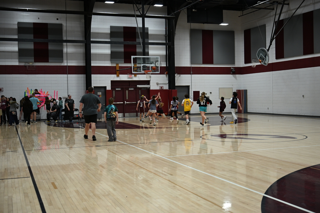 6th Grade Boys vs Girls Basketball game! 