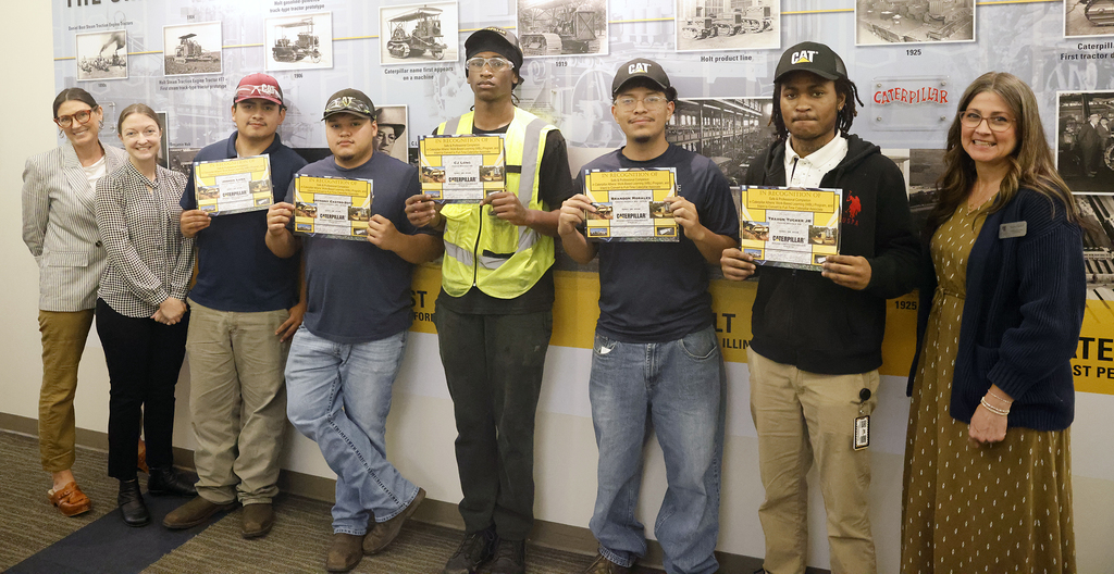 WBL students at Caterpillar and their advisors